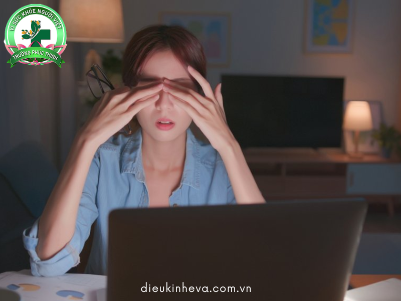 Thức khuya cũng là một thói quen gây rối loạn kinh nguyệt và đau bụng kinh