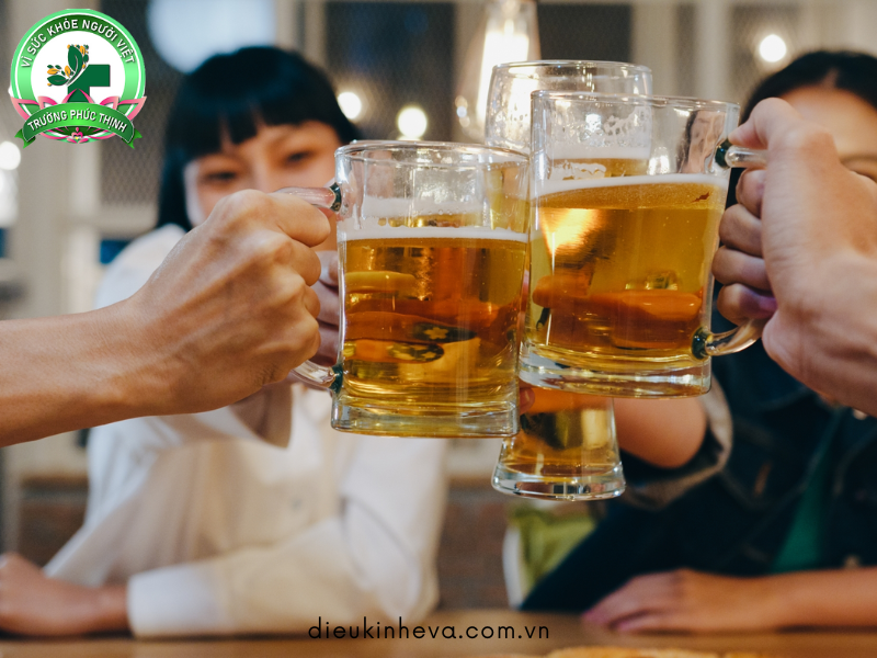 Sử dụng rượu bia cũng là thói quen gây rối loạn kinh nguyệt