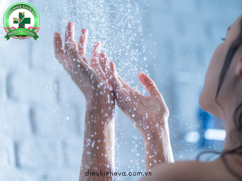 Tắm nước lạnh giúp tăng cường trao đổi chất, thúc đẩy chuyển hoá của cơ thể